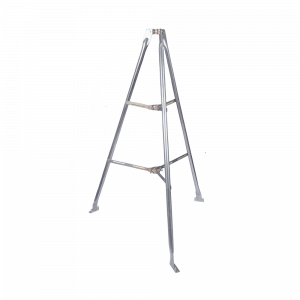 Montaje de tripie para exterior, altura total del tripie 1.52 m. Compatible con mástiles de hasta 3 m de largo 1 1/4 a 2" de diámetro